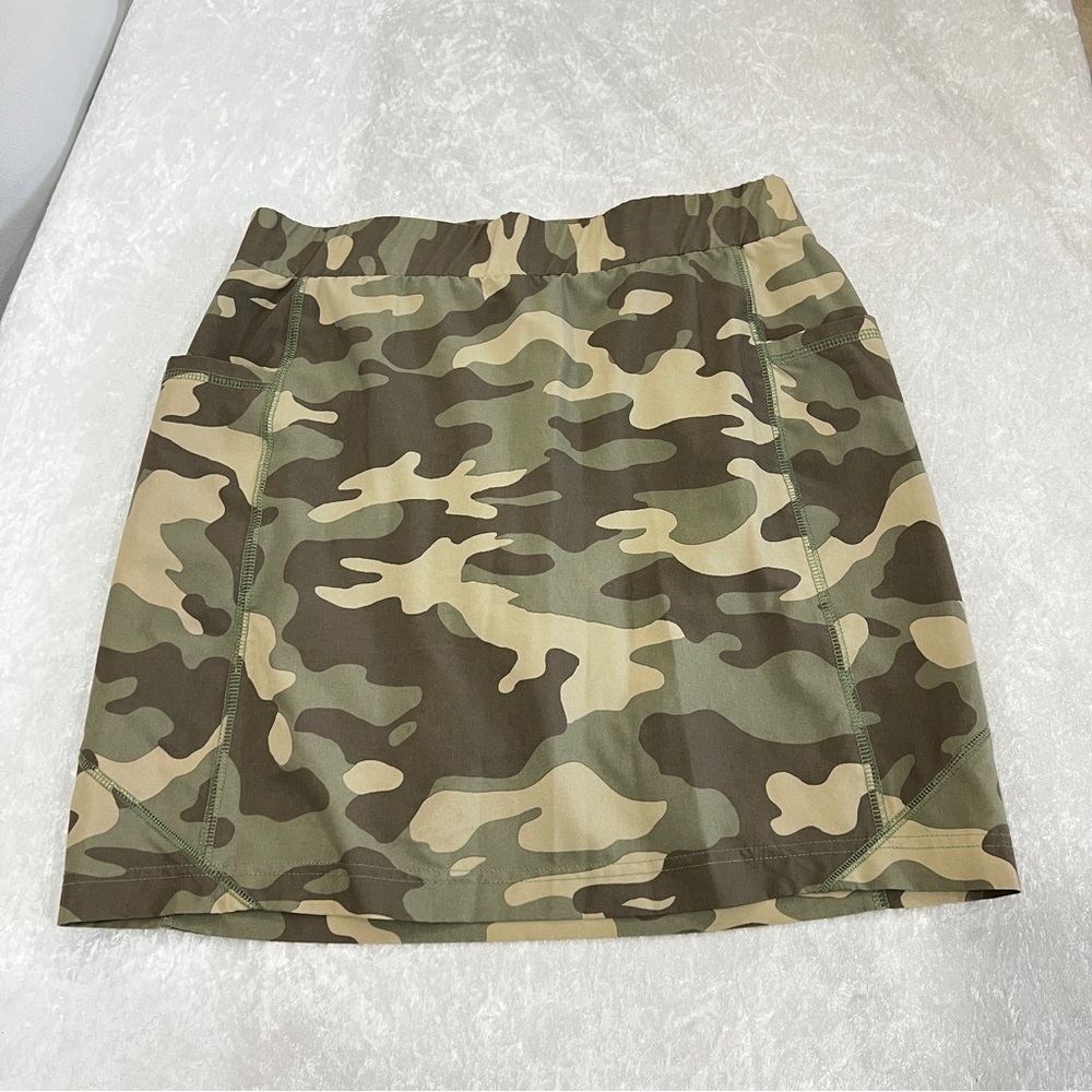 Chico’s Zenergy Skort Camo Print Pull On Athletic Tennis Golf Skirt Size 0 (4US)